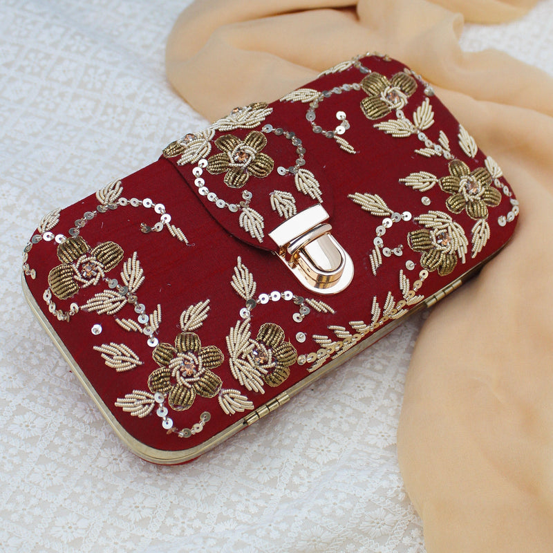 Selena clutch Clearance