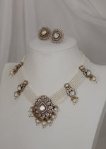 Pearl necklace set