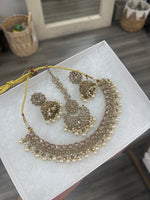 Tani Necklace set