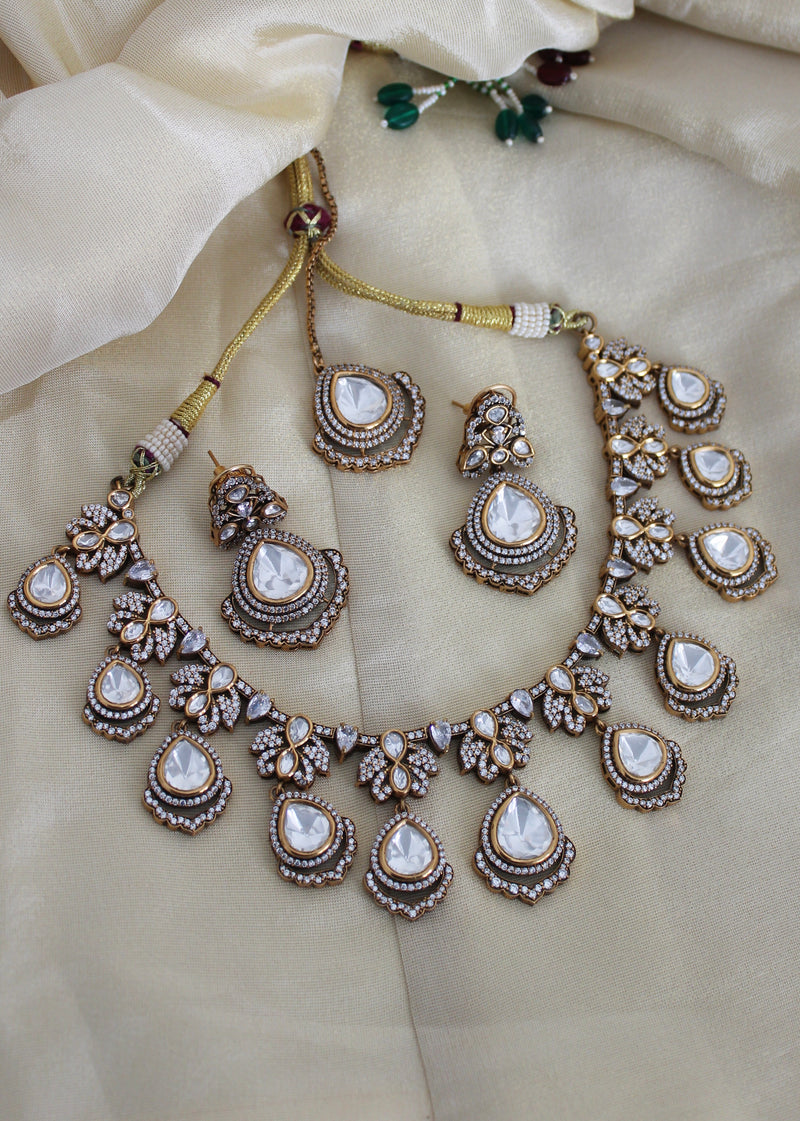 Ria Tiyanni kundan necklace set