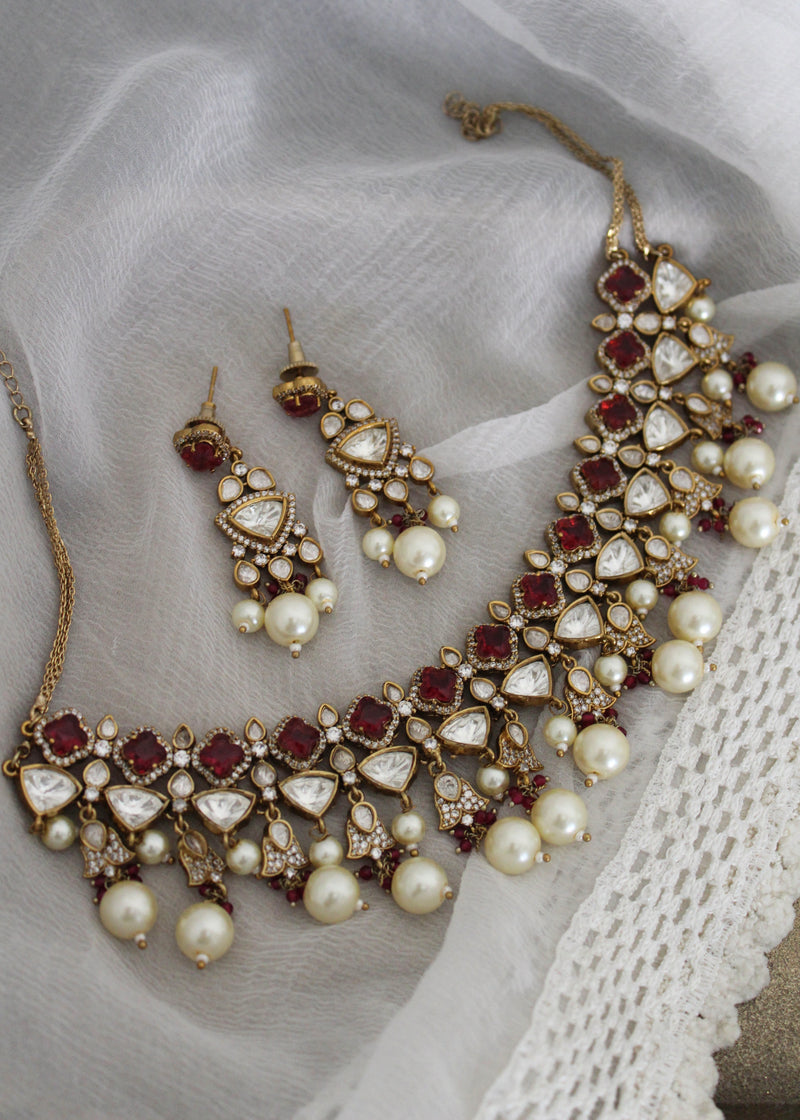 Kristin Tiyanni Kundan set