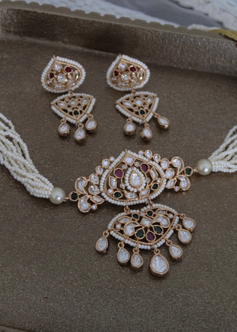 Kira Tiyanni Kundan Set