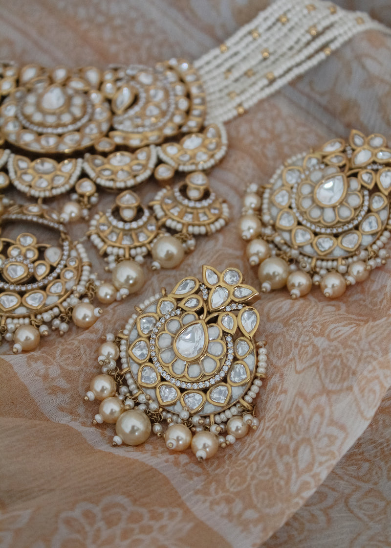 Liyla Necklace set
