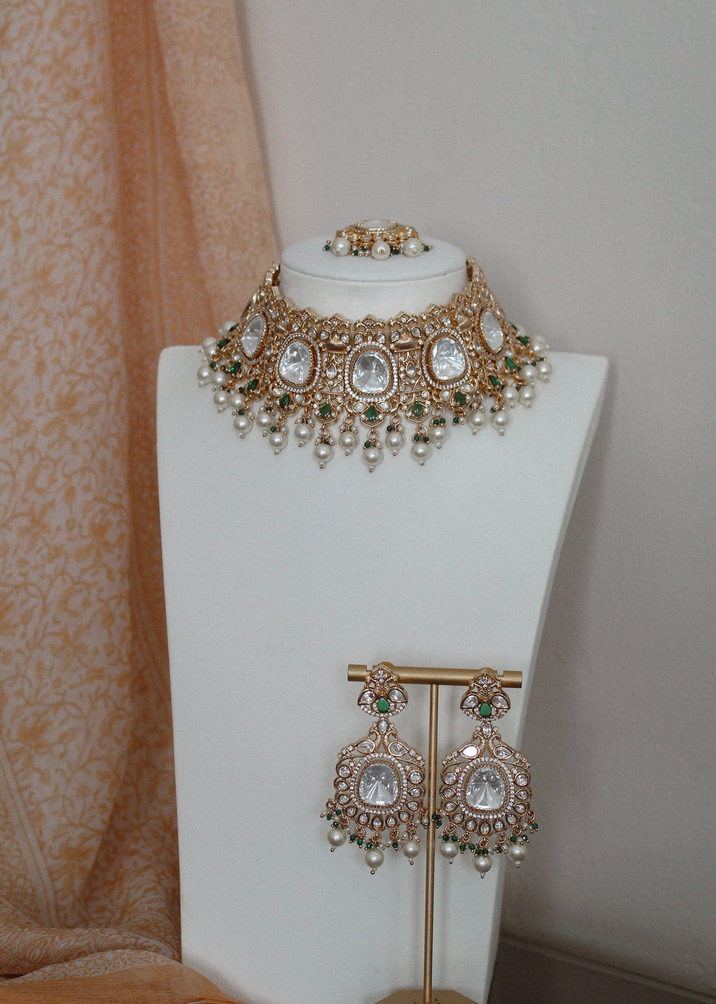 Tiyanni kundan choker set