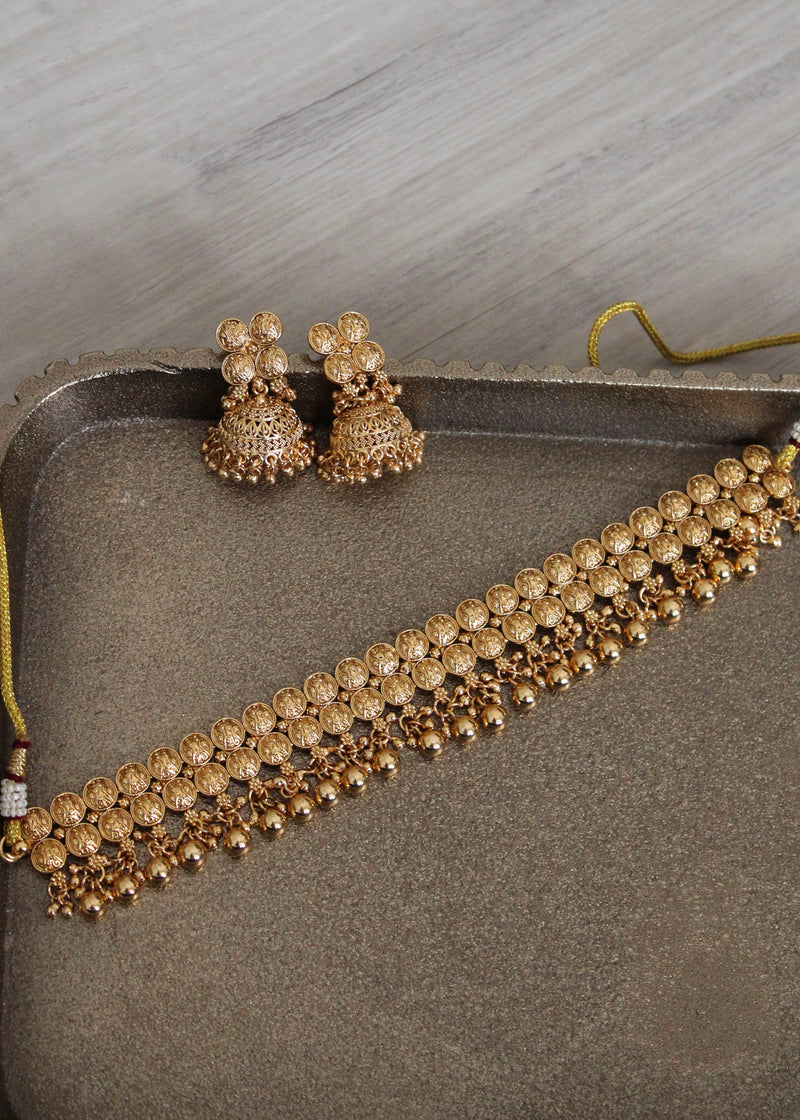 Gold inspired necklace set