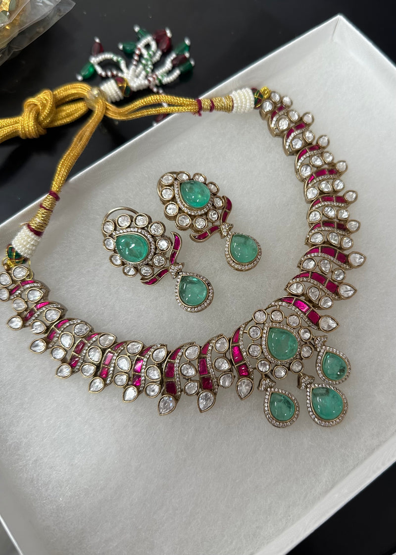 Tiyanni kundan necklace set