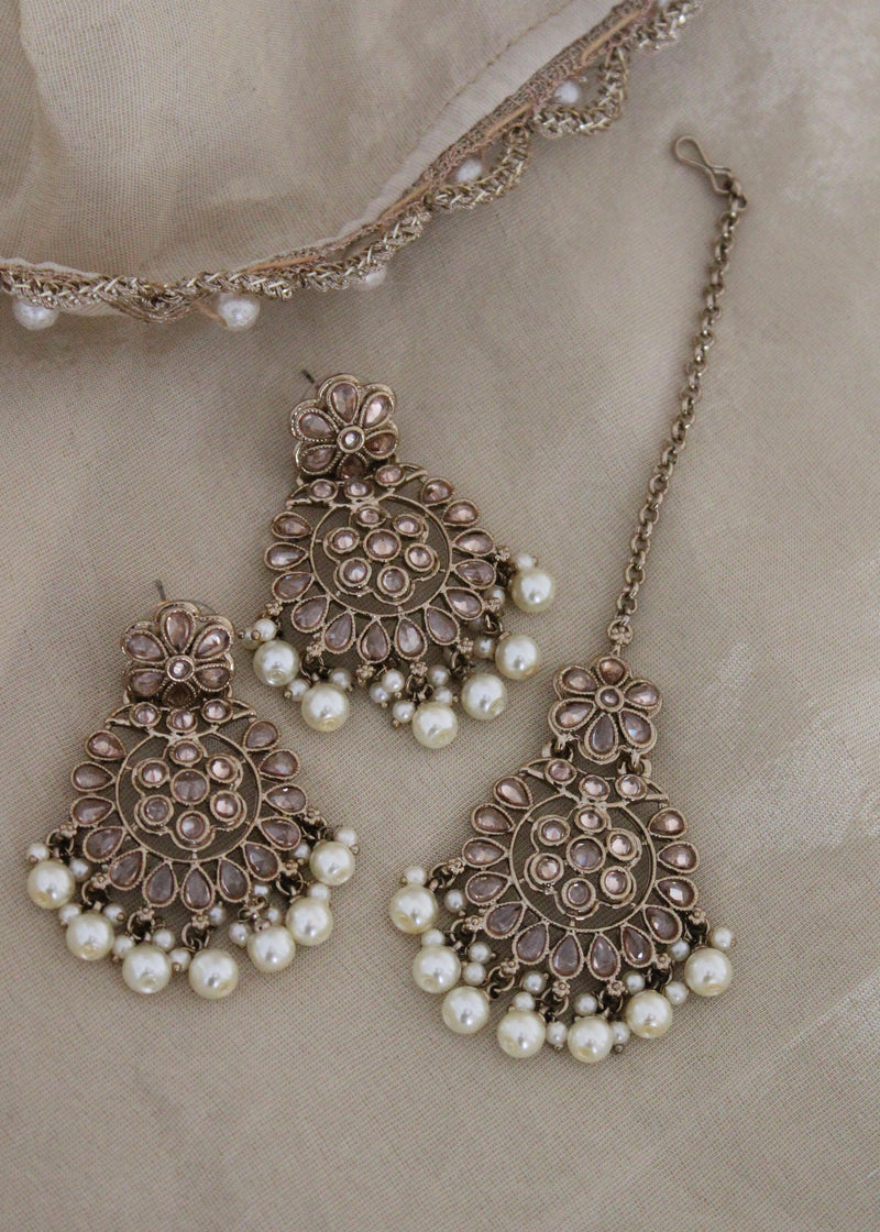 Earring tikka set