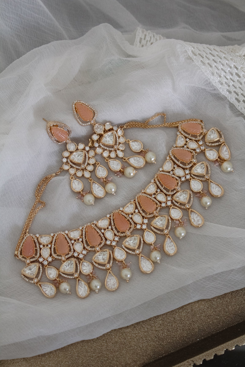 Ari Choker Set