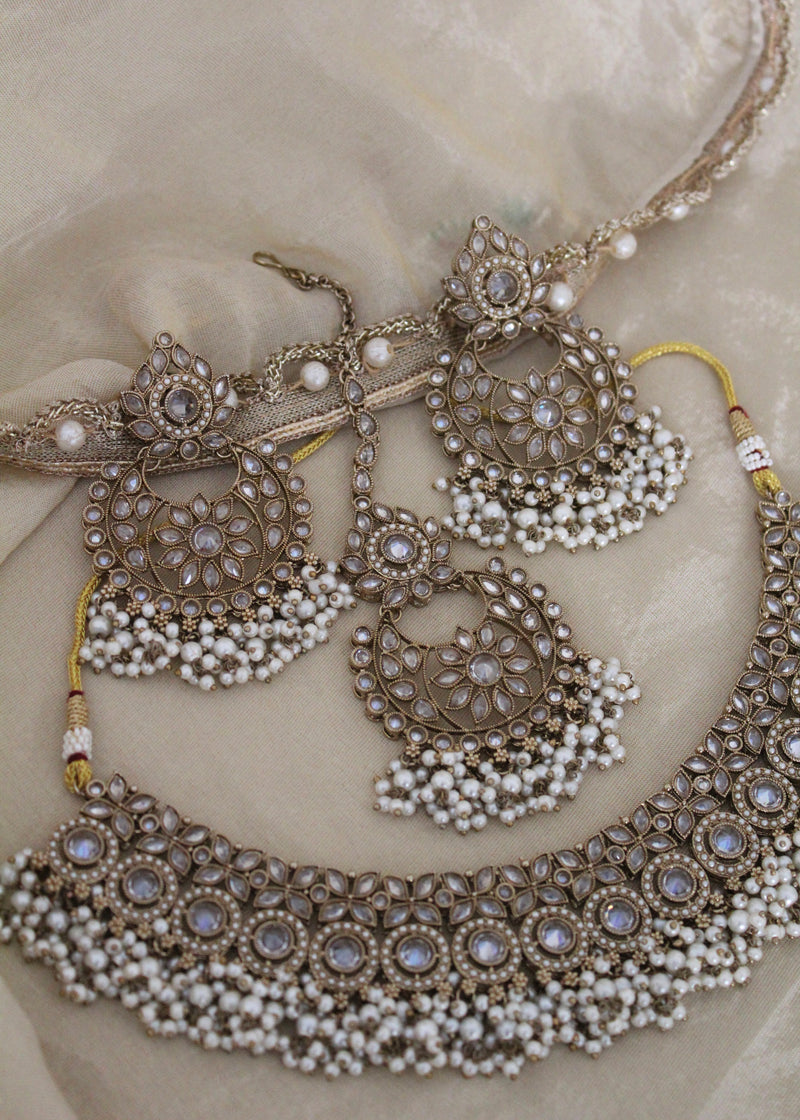 Adessa Necklace set