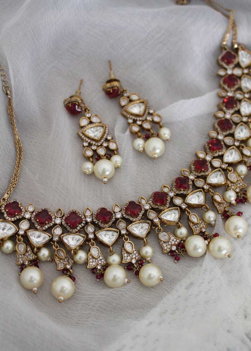 Kristin Tiyanni Kundan set