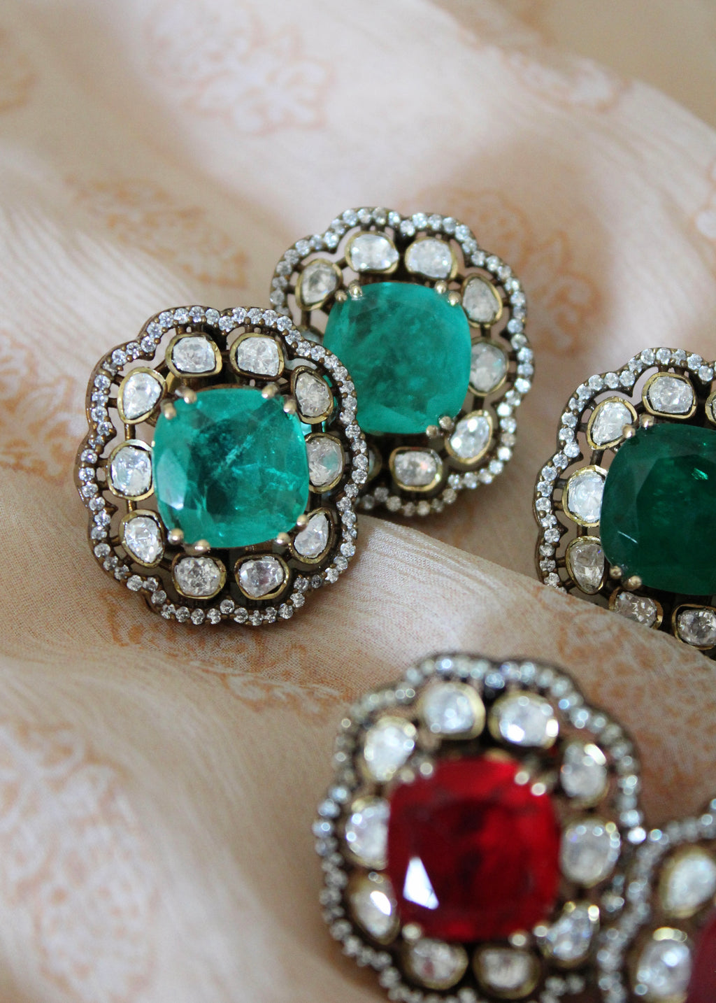 Tiyanni Kundan Studs