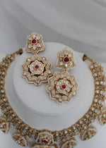Myra Tiyanni Kundan set