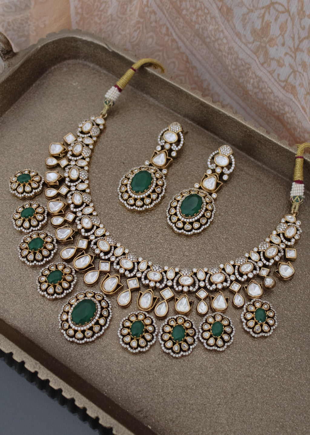 Amar Necklace set tiyanni kundan
