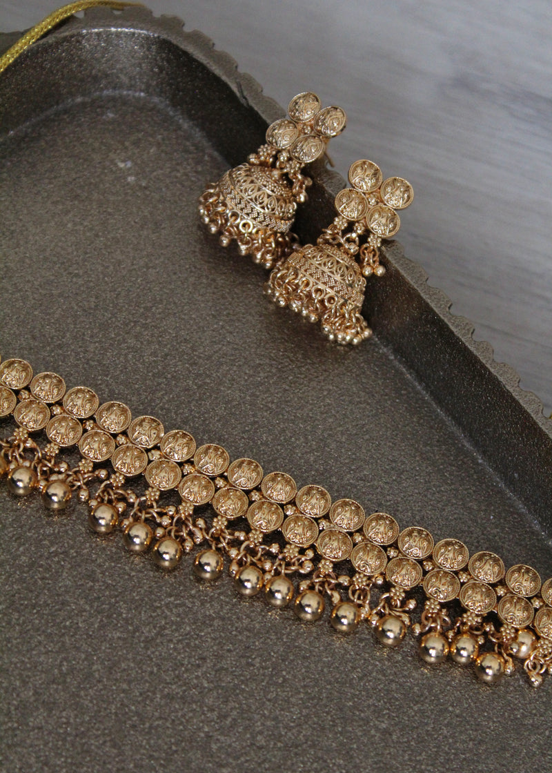 Gold inspired necklace set