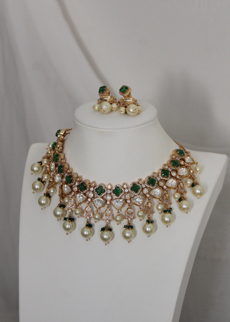 Kristin Tiyanni Kundan set