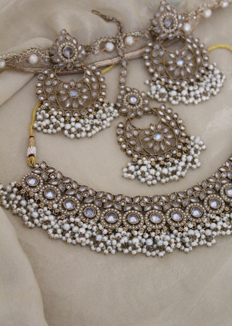 Adessa Necklace set