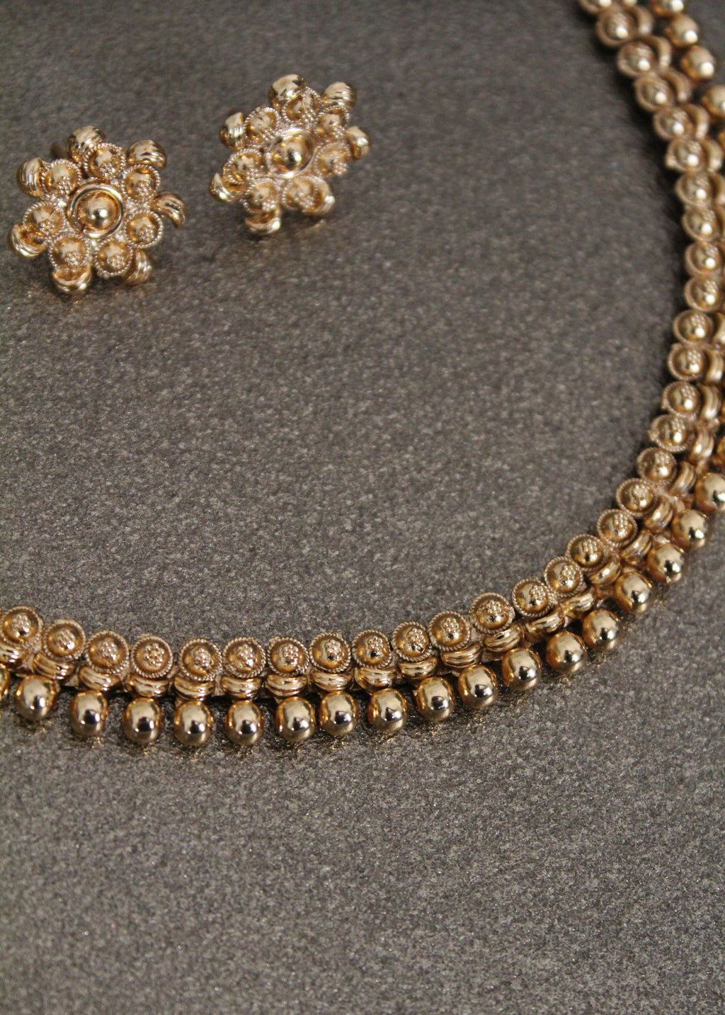 Gold inspired necklace set