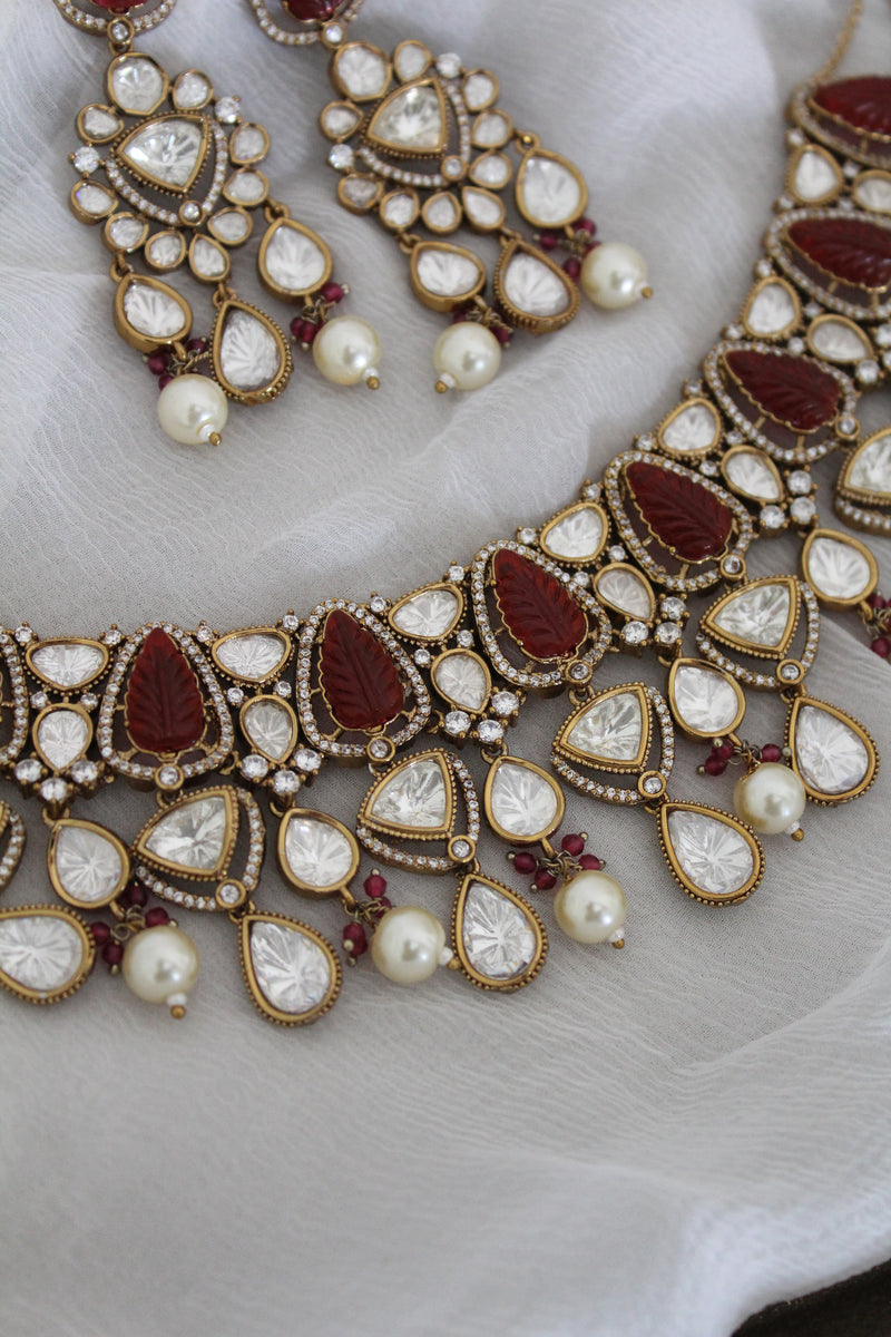Ari Choker Set