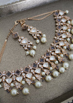 Kristin Tiyanni Kundan set