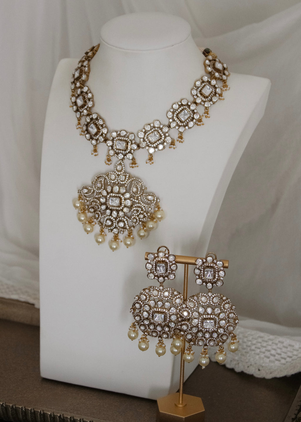 Nyra Necklace set