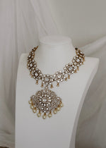 Nyra Necklace set