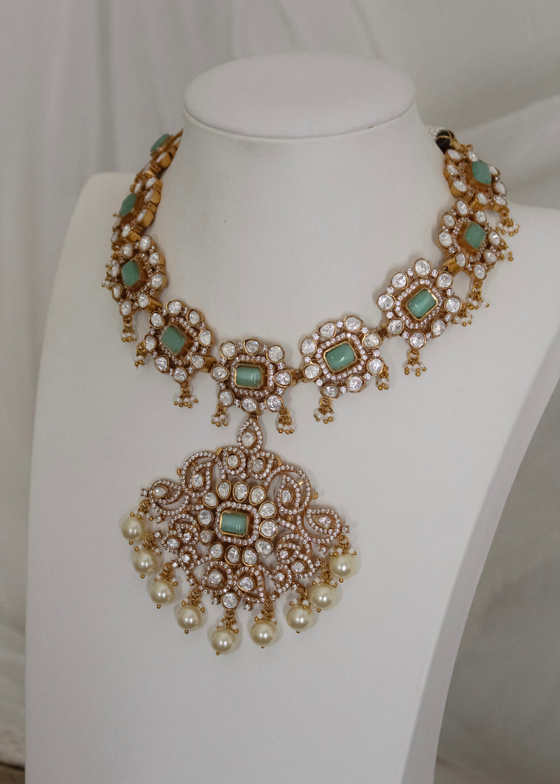 Nyra Necklace set