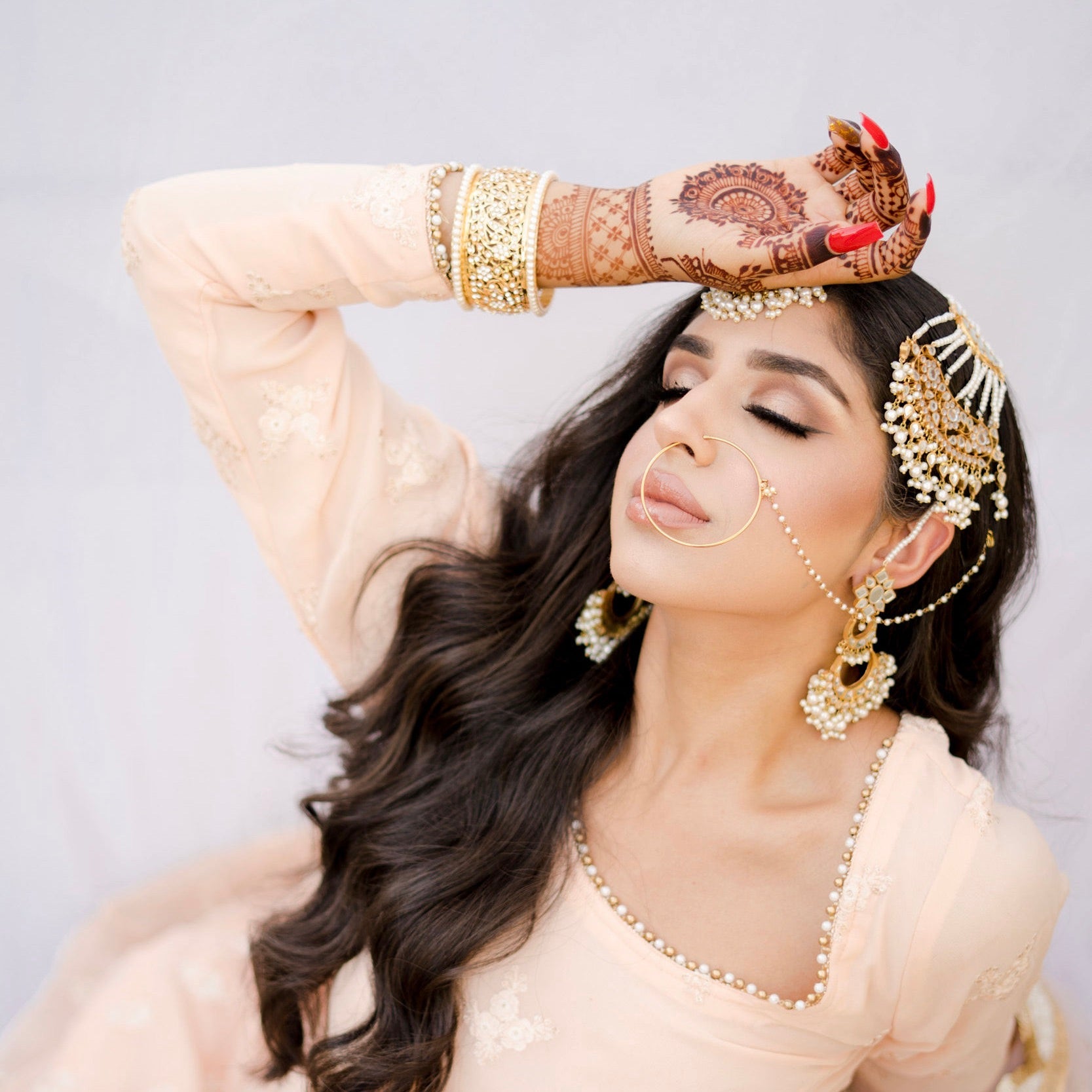 Pakistani Outfit, Bridal Makeup, Purple and Gold, Maang Tikka, Hairstyle. | Long  hair styles, Tikka hairstyle, Hair styles